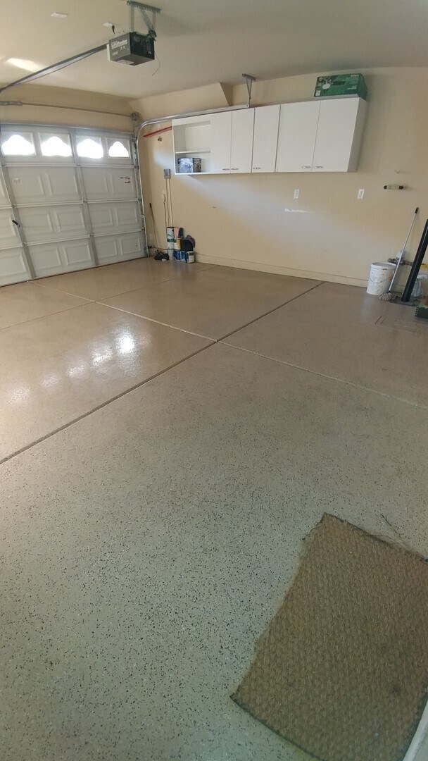 Building Photo - Multi level