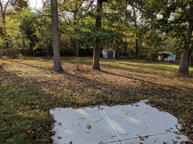 Building Photo - Super Southwest Durham home with fenced in...