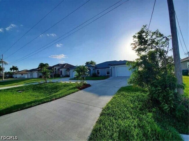Building Photo - 3418 SW 17th Ave