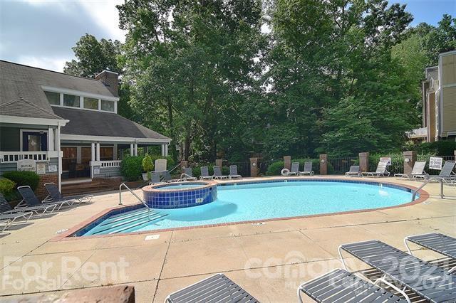Building Photo - 2500 Cranbrook Ln