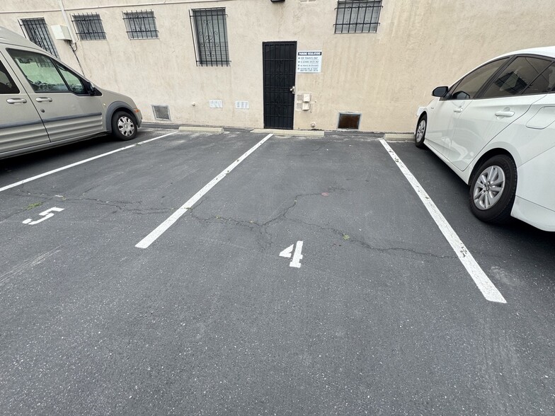 Building Photo - 5102 Inglewood Blvd