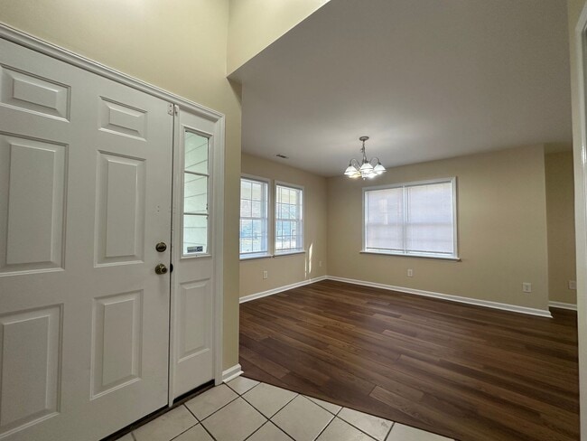 Building Photo - 204 Grandford Pl