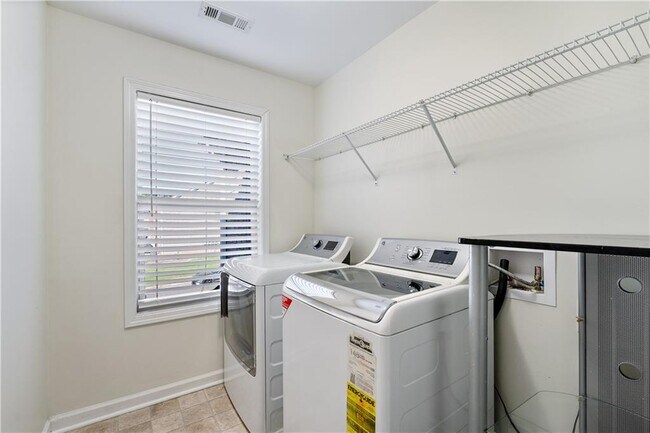 Building Photo - 204 Britt Dr