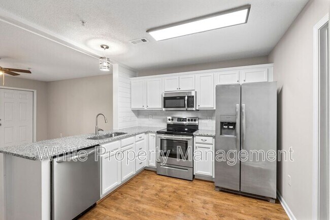 Building Photo - 106 Locomotive Ln