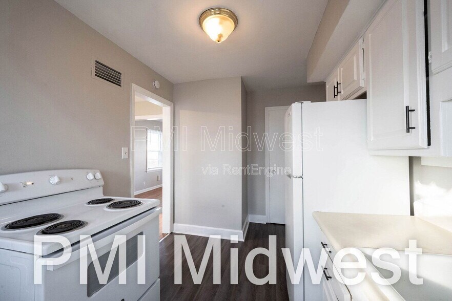 Building Photo - 1319 N Alton Ave