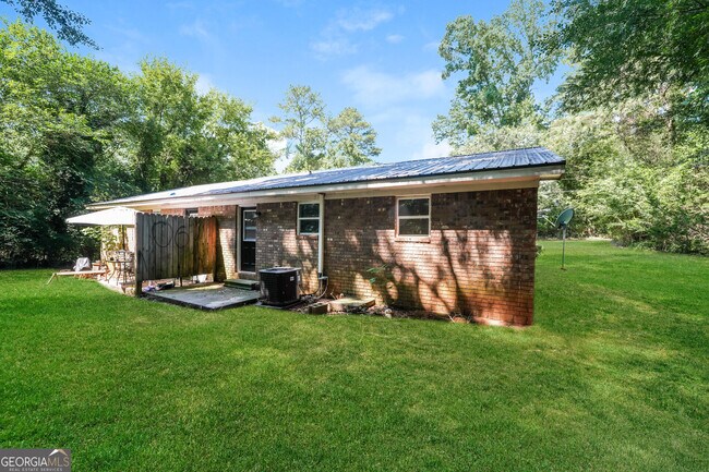 Building Photo - 400 Lexington Cir