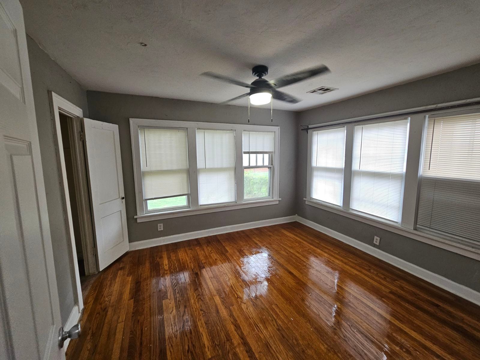 3rd bedroom - 1503 N Broadway Ave
