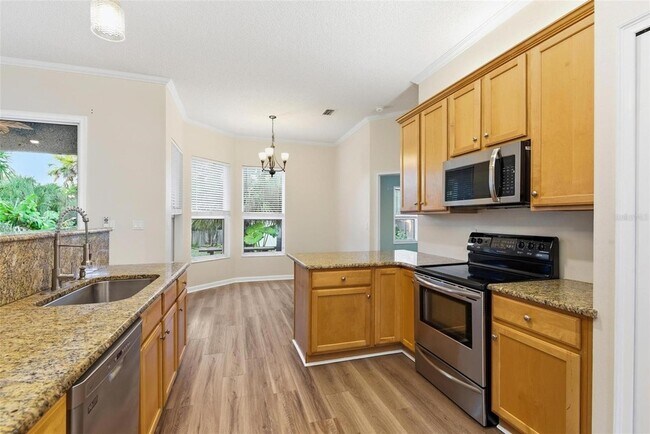 Building Photo - 7 Deerwood St