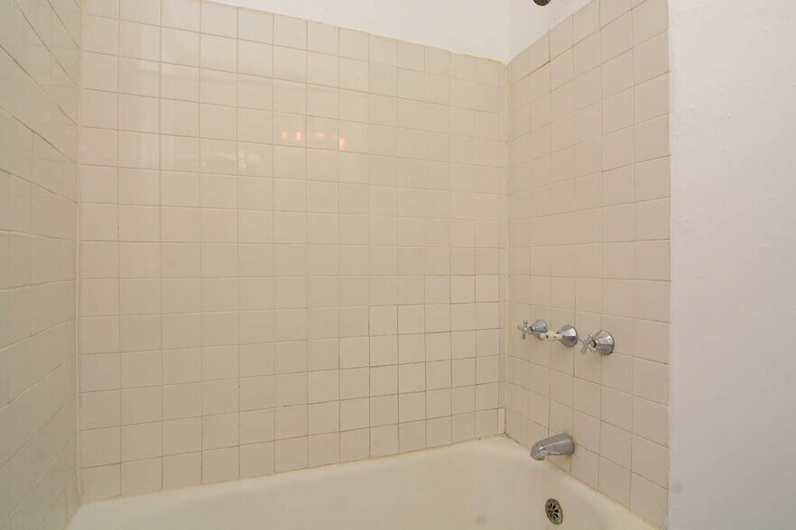 Building Photo - 3836 N Fremont St