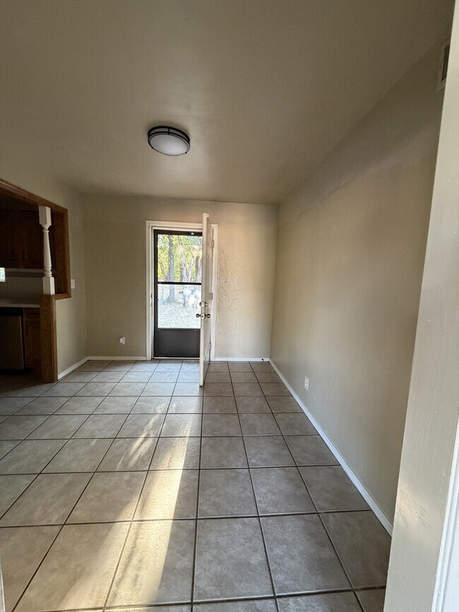 Building Photo - 3200 Lyon Blvd