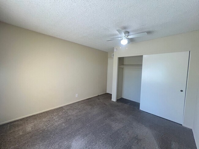 Building Photo - 3 Bedroom 2 Bath Home ,