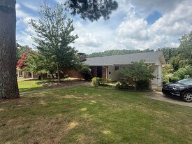 Building Photo - 147 Jewell Rd