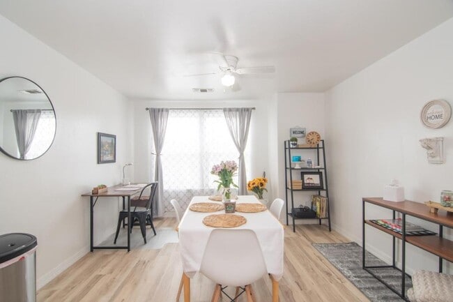 Building Photo - 421 N 10th St