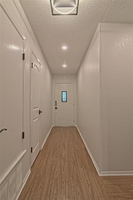 Building Photo - 909 Garden Meadow Dr