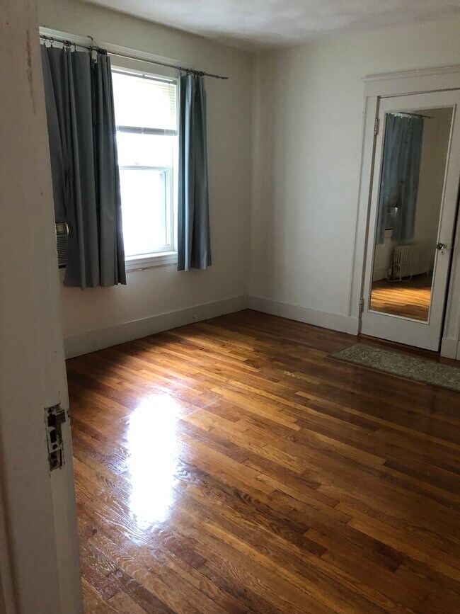 Building Photo - 75 Varnum St