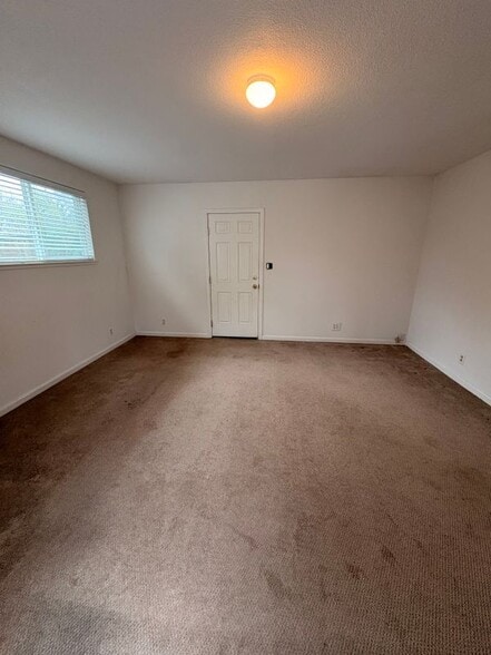 Building Photo - 4810 Kenmar Rd