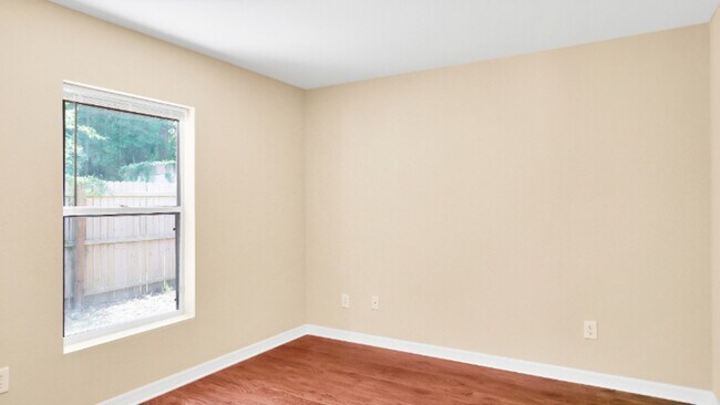 Building Photo - 720 Florence St