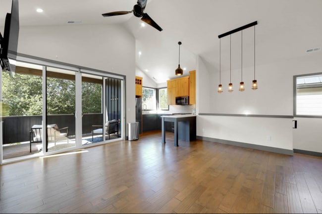 Building Photo - 1909 Elkhorn Dr