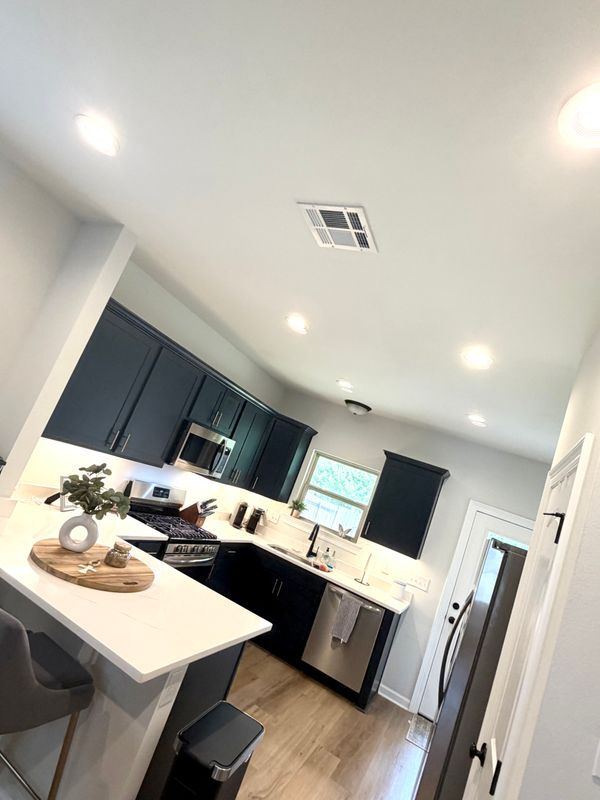 Building Photo - 106 Lightbourne Dr