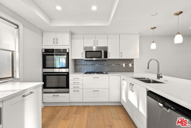 Building Photo - 4771 La Villa Marina