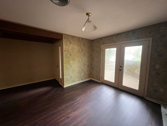 Building Photo - Hampton 1351-1353