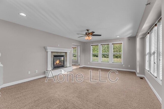 Building Photo - 4428 SE Oak Bend Dr