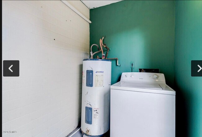 Building Photo - 4222 S 46th Pl