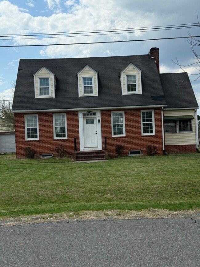 Building Photo - 129 Garber Ln