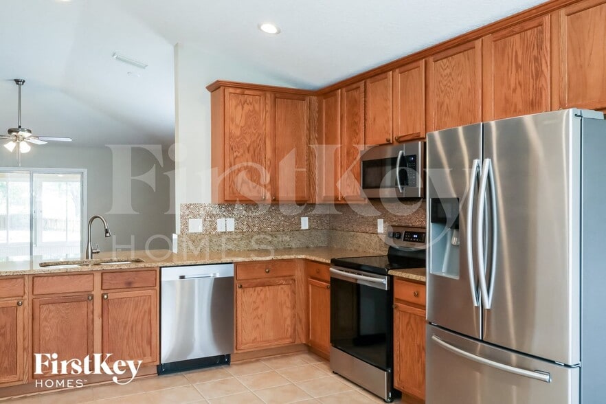Building Photo - 1105 Beckingham Dr