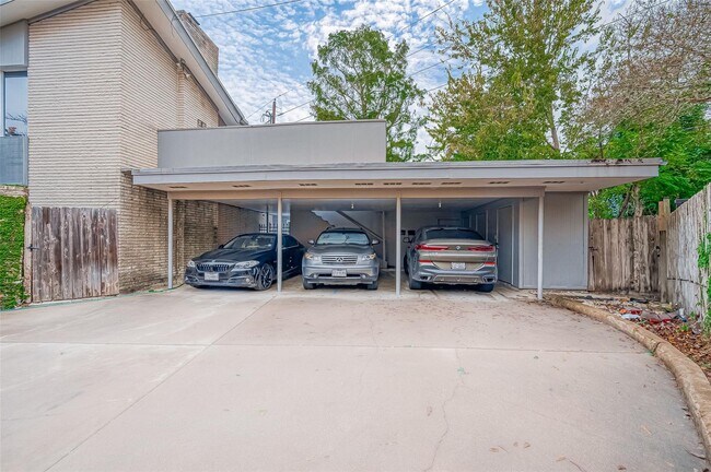 Building Photo - 6305 Deerwood Rd