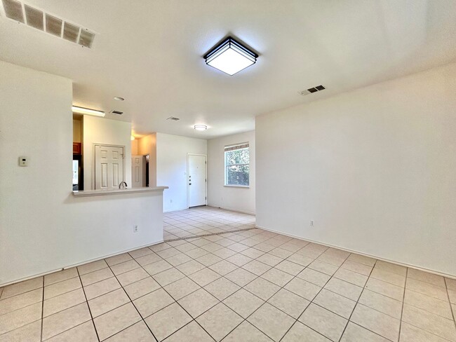 Building Photo - Nice 3BR/2.5BA Two-Story Home with 3-Car G...