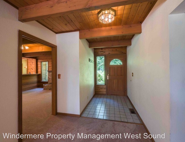 Building Photo - 5209 NE Forest Glade Ln