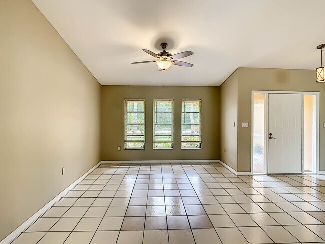 Building Photo - Port Charlotte Waterfront Pool Home - Grea...
