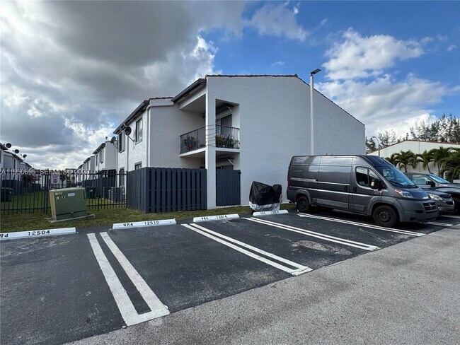 Building Photo - 12514 NW 11th Trail