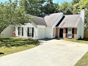 Building Photo - 2700 Cedar Trace Dr