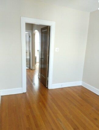 Building Photo - 1914 W Morse Ave