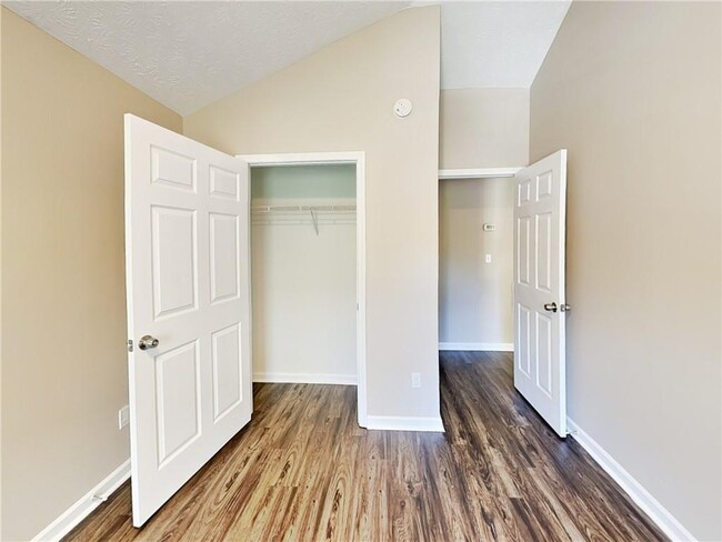 Building Photo - 217 Autumn Ridge Dr