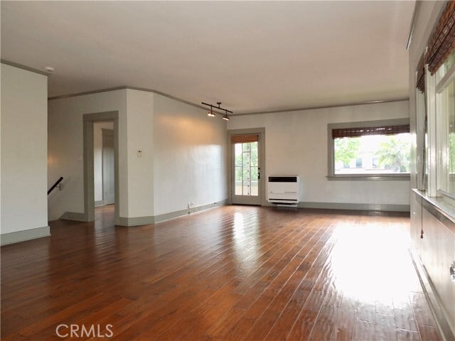 Building Photo - 353 Newport Ave