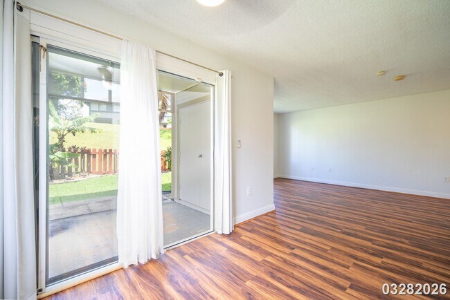 Building Photo - $3,200 / 3br - 974ft2 - Bright and Spacious 3BR/2BA/2PKG Townhome unit in Ku'ulako in Mililani (M...