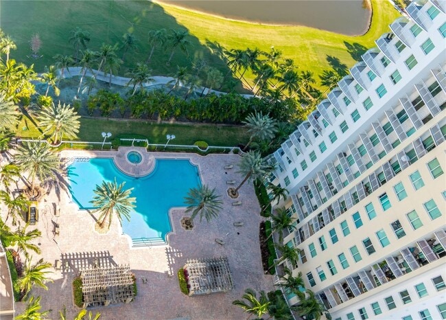 Building Photo - 1745 E Hallandale Beach Blvd