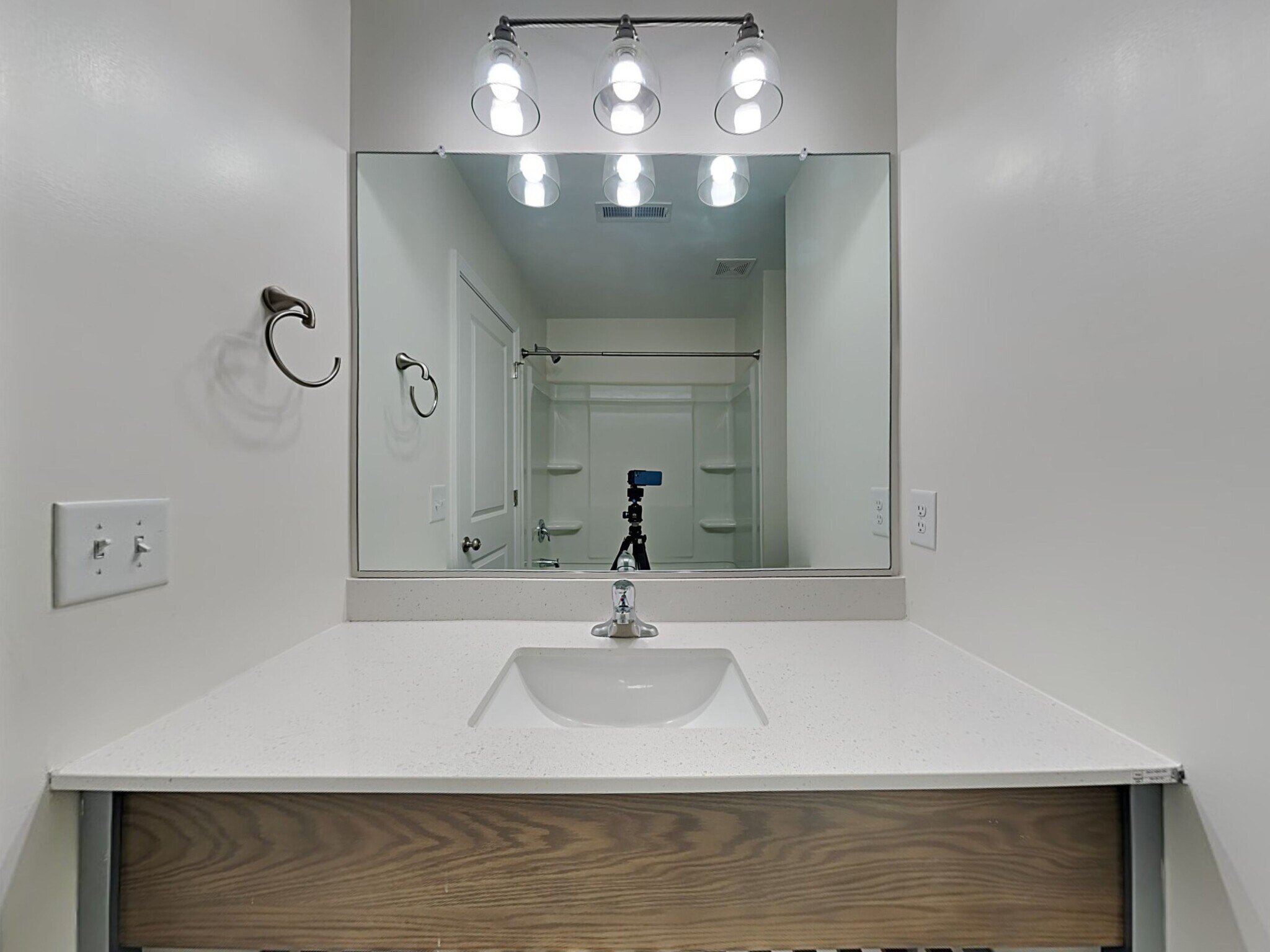 Building Photo - 2408 Eagle Creek Ct