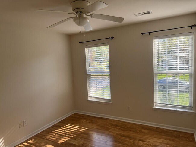 Building Photo - 1410 Juniper Hills Ln