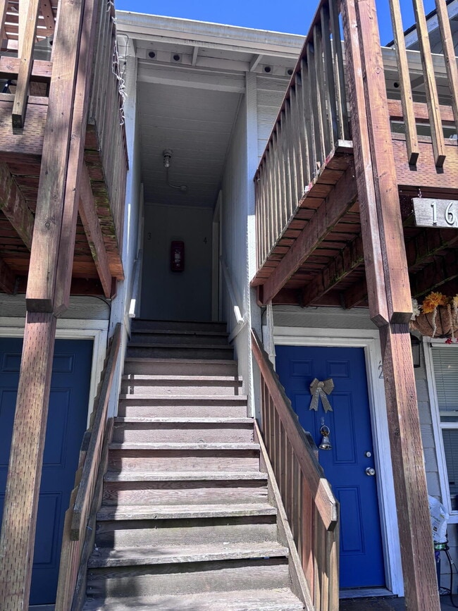 Building Photo - *1626 S G St #4, Tacoma, WA*