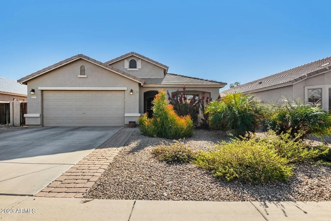 Primary Photo - 1537 E Alba Dr
