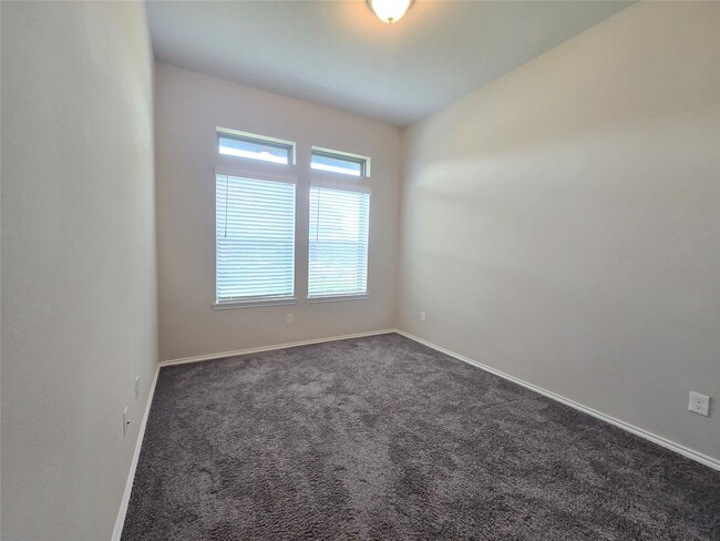 Building Photo - 8711 Fox Trail Dr