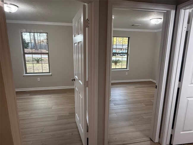 Building Photo - 10464 Royal York Dr