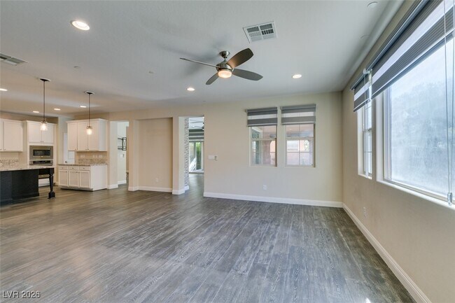 Building Photo - 2497 Birch Hollow St