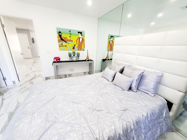 Building Photo - 464 S Calle Encilia