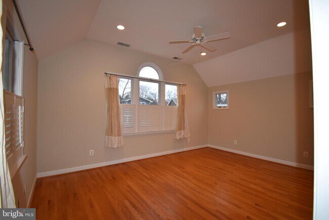 Building Photo - 3123 7th St N