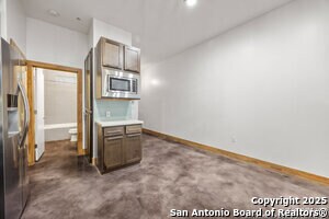 Building Photo - 1542 N Alamo St